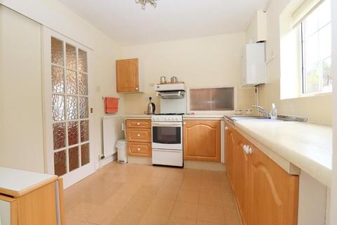 16 Binham Close, Luton, LU2 7AR