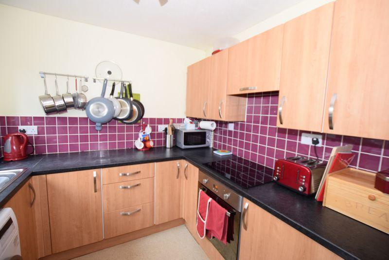 Adams Way, Alton, Hampshire 2 bed apartment £199,950