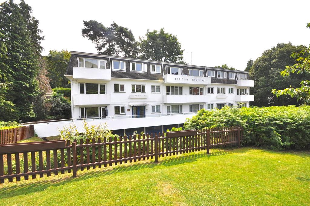 43 Braidley Road, Bournemouth, 2 bed flat £200,000