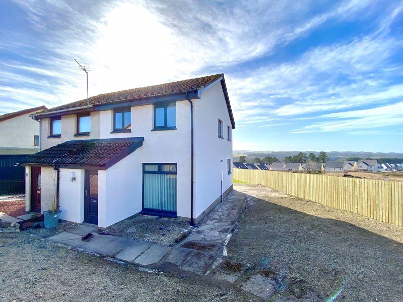 Roseburn Drive, Cumnock 3 bed semidetached house £85,000