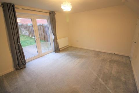 3 bedroom semi-detached house to rent, Orchid Grove, Shirebrook, Notts, NG20 8FX
