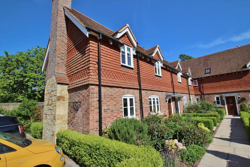 Ravens Lane, Berkhamsted 2 bed terraced house - £1,250 pcm 