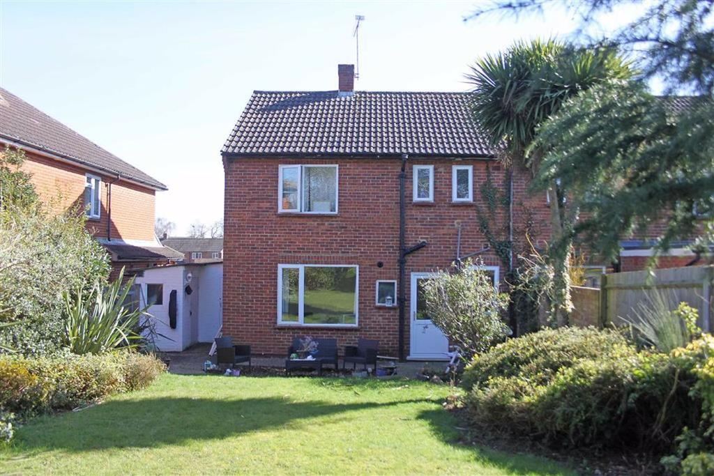 Westwood Green, Cookham, Berkshire 3 bed semidetached house £585,000