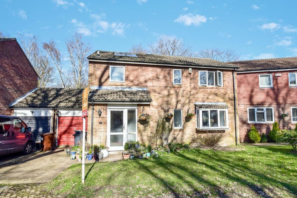Hurst Hill, Walderslade Woods, ME5 4 bed detached house £350,000