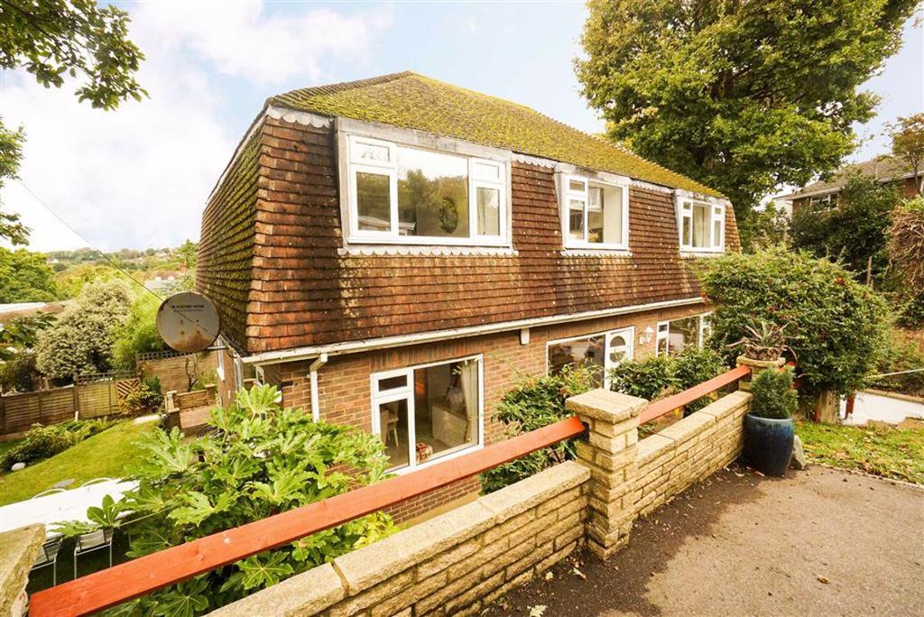 Linley Drive, Hastings, East Sussex 5 bed detached house £495,000