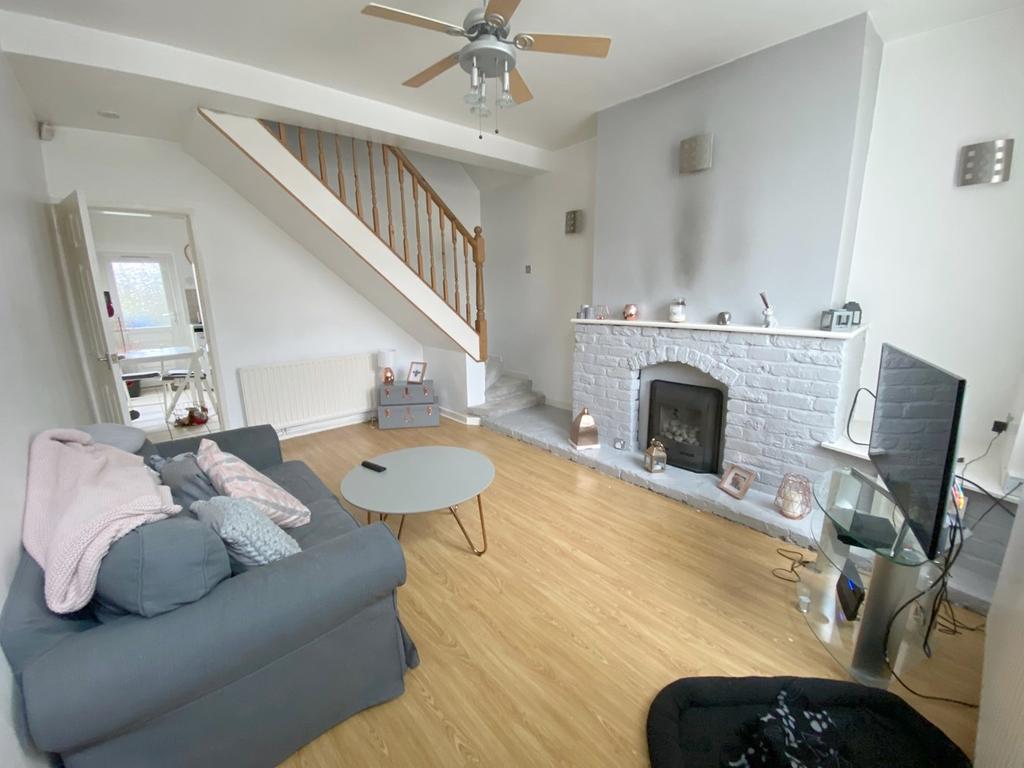 Venns Road, Warrington, WA2 2 bed end of terrace house £120,000