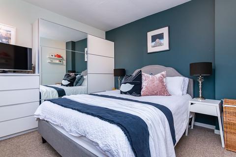 8 Broomhall Crescent, Edinburgh, EH12 7PF