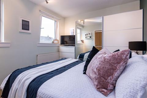 8 Broomhall Crescent, Edinburgh, EH12 7PF
