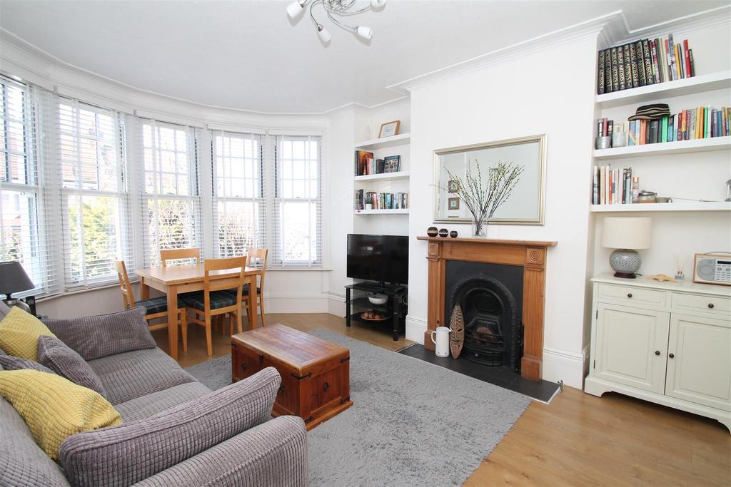 Riverway, Palmers Green, London N13 1 bed flat - £345,000