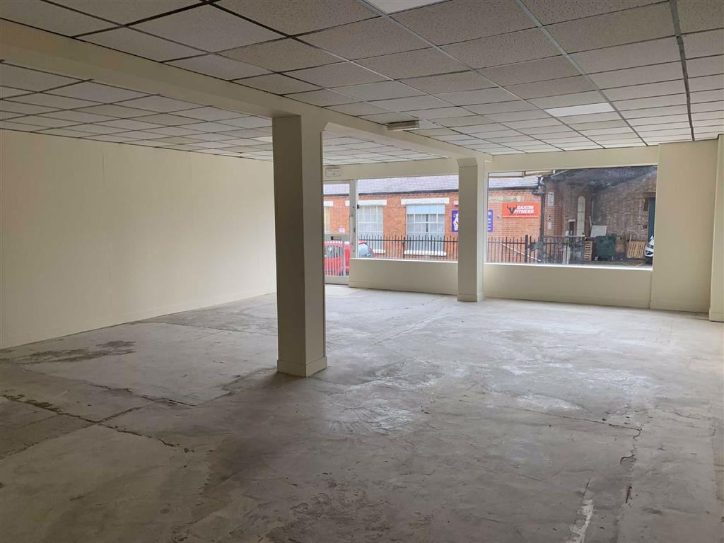 Factory Road, Hinckley, Leicestershire Retail property (high street) £600 pcm (£138 pw)