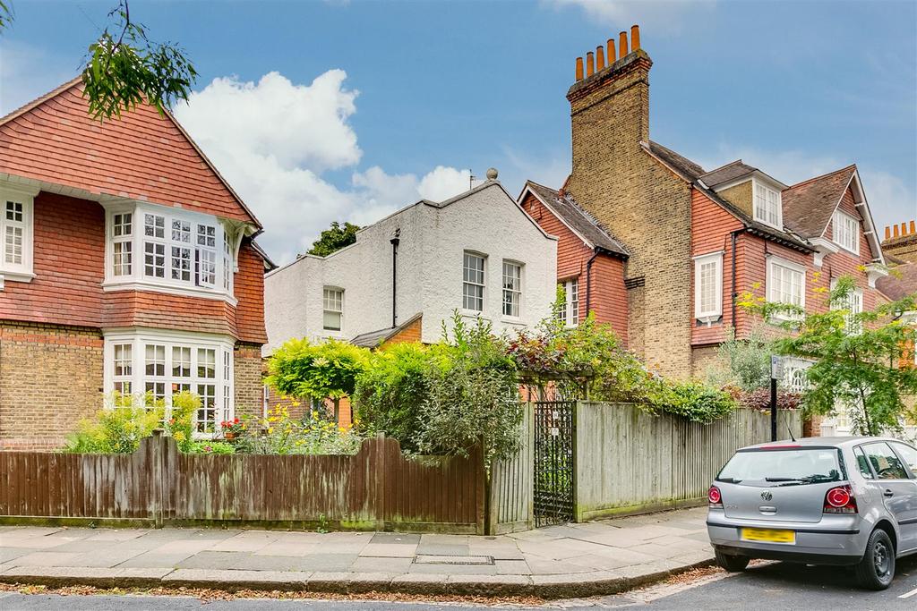 Queen Annes Gardens, London, W4 3 bed detached house for sale £1,500,000