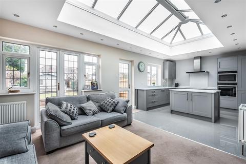 19 Richlands Avenue, Epsom, KT17 2JW