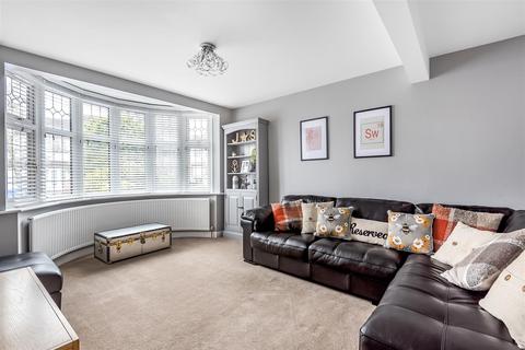 19 Richlands Avenue, Epsom, KT17 2JW