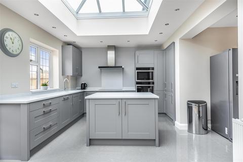 19 Richlands Avenue, Epsom, KT17 2JW