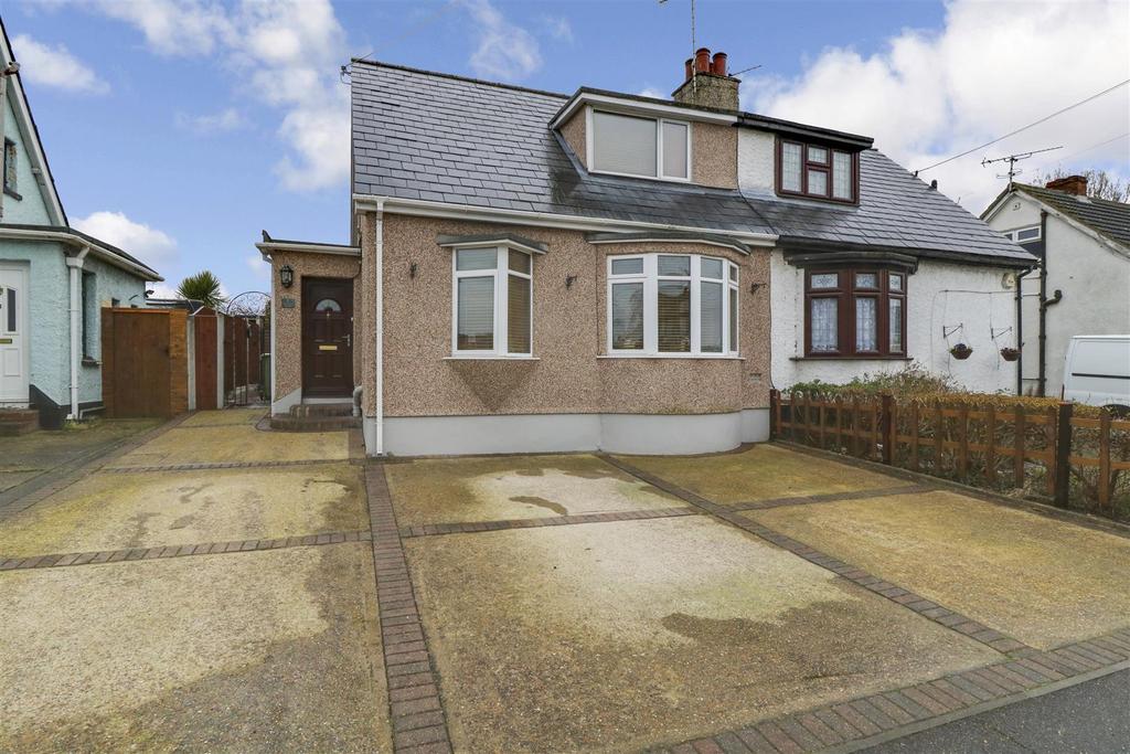 Richmond Avenue, Benfleet 3 bed semidetached house £325,000