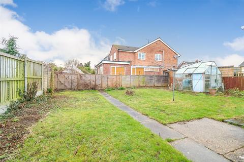1 Willow Crescent, Hatfield Peverel, Chelmsford, CM3 2LJ