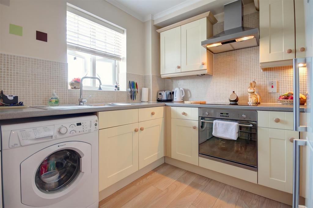 001b kitchen.jpg