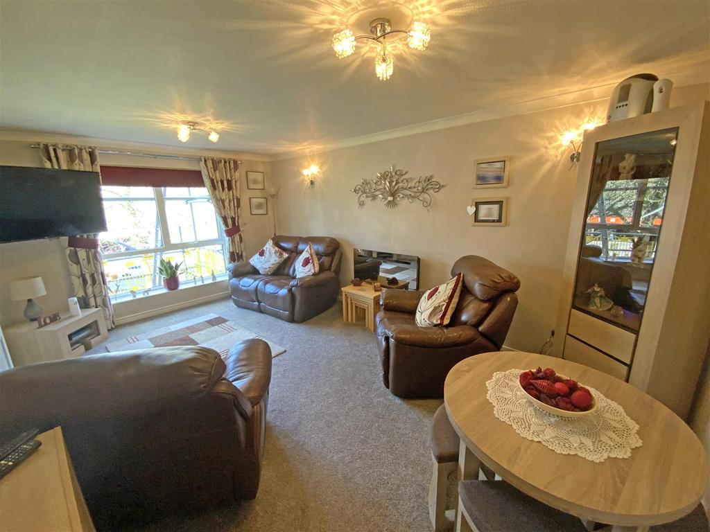 Park Hill Court, Park Hill Drive, Aylestone, Leicester 2 bed apartment