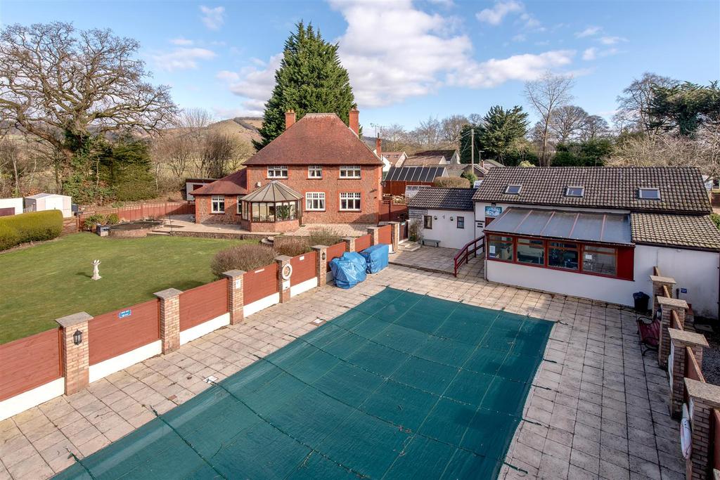 Browside, Flaxpool, Taunton 4 bed detached house £650,000