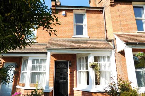 5 Grove Footpath, Surbiton, KT5 8AT
