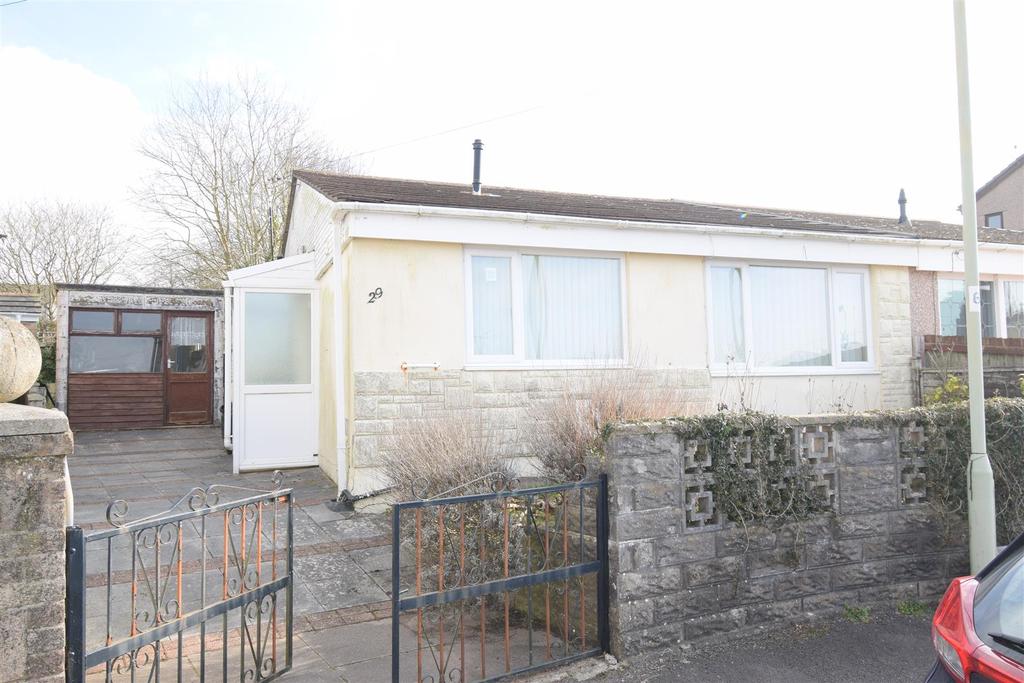 Bryn Henllan, Brynna, Pontyclun 2 bed semidetached bungalow £130,000