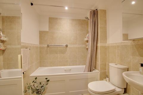 Flat 30, The Malthouse Brewery Lane, Romsey, SO51 8JX