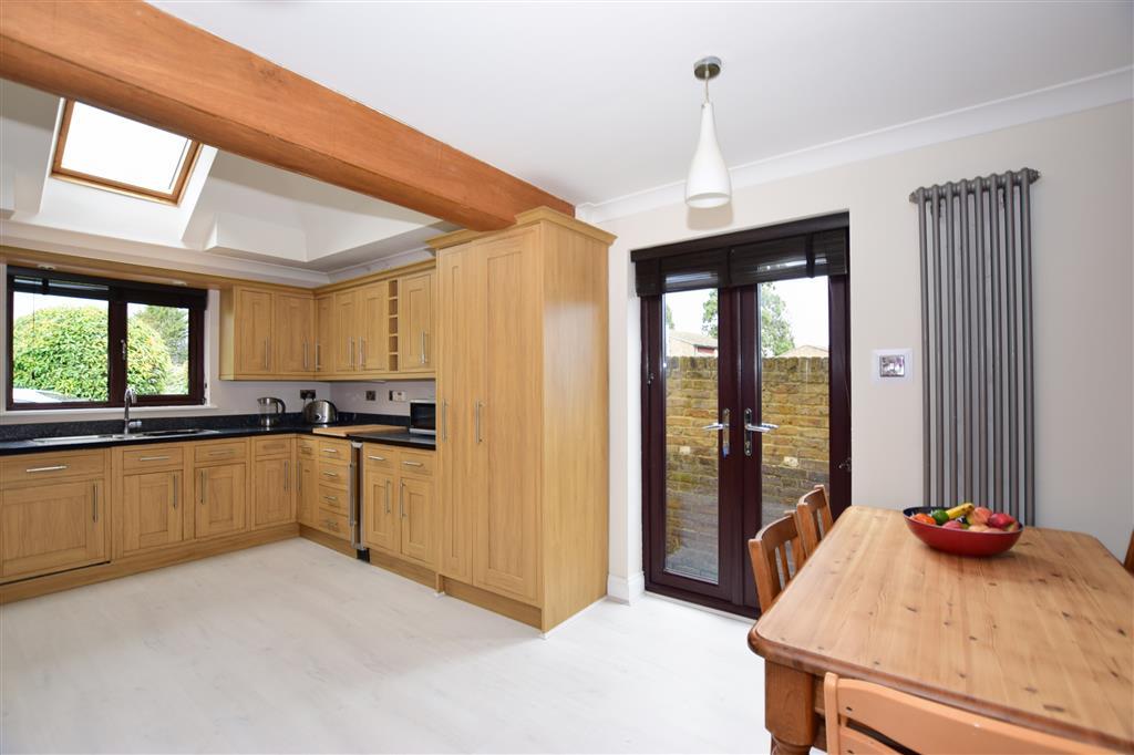 Kitchen/ Breakfast Room