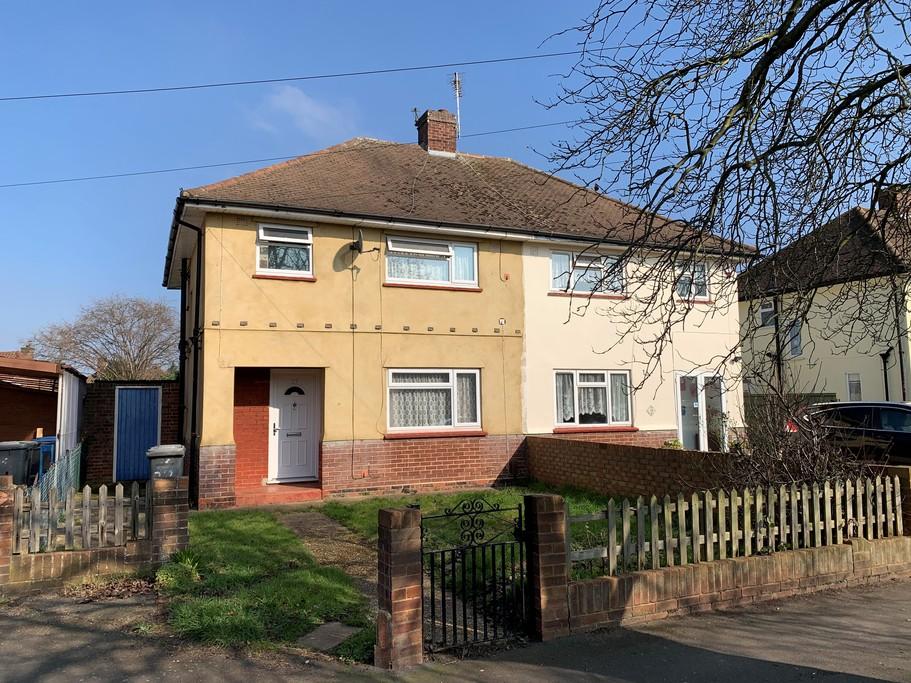 Langton Way, Egham, TW20 3 bed semidetached house £400,000