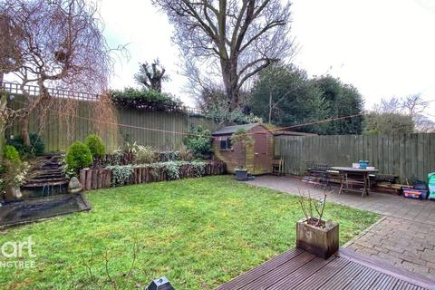 10 Barley Close, Mistley, Manningtree, CO11 1GA