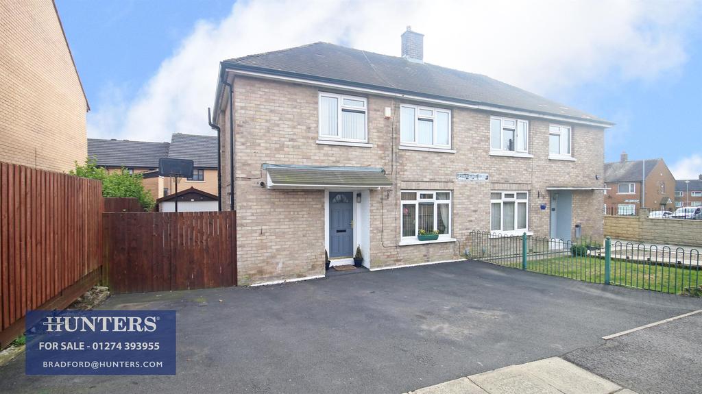 Crediton Avenue, Bradford, BD15 7TW 3 bed semidetached house £120,000