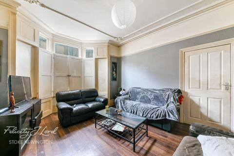 38 Reighton Road, London, E5 8SG