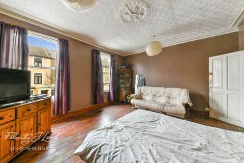 38 Reighton Road, London, E5 8SG