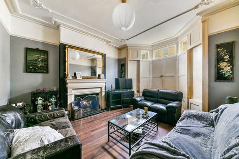 38 Reighton Road, London, E5 8SG