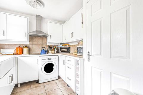 Flat 5, Oakdene, 51 Bourne Way, Bromley, BR2 7HA