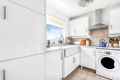 Flat 5, Oakdene, 51 Bourne Way, Bromley, BR2 7HA