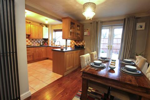 63 Carr Road, Darwen, BB3 2DZ