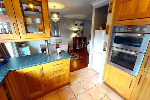 63 Carr Road, Darwen, BB3 2DZ