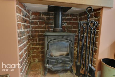 6 School Road, Necton, Swaffham, PE37 8HT