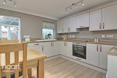 6 School Road, Necton, Swaffham, PE37 8HT
