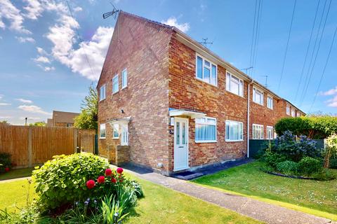 2 bedroom ground floor maisonette for sale, Bury Avenue, Hayes UB4