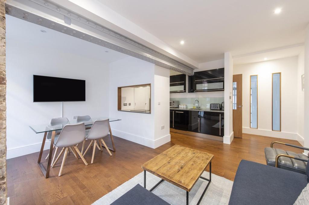 Kitchen / Living Are