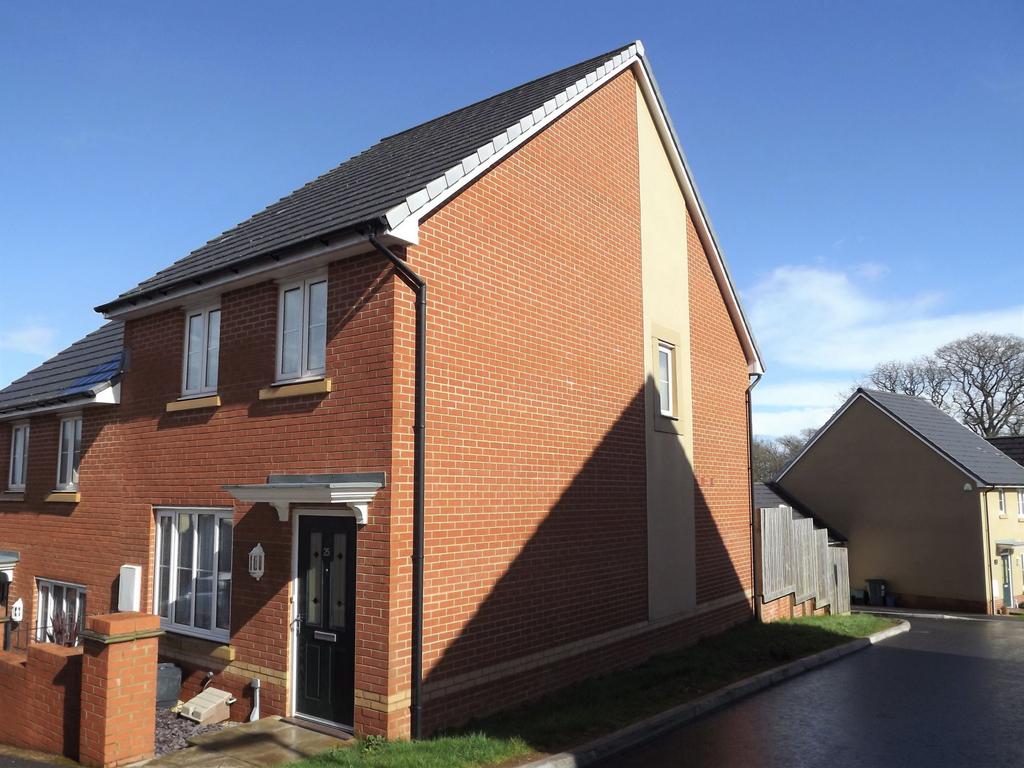 Clover Drive, Dawlish, EX7 3 bed semidetached house £240,000