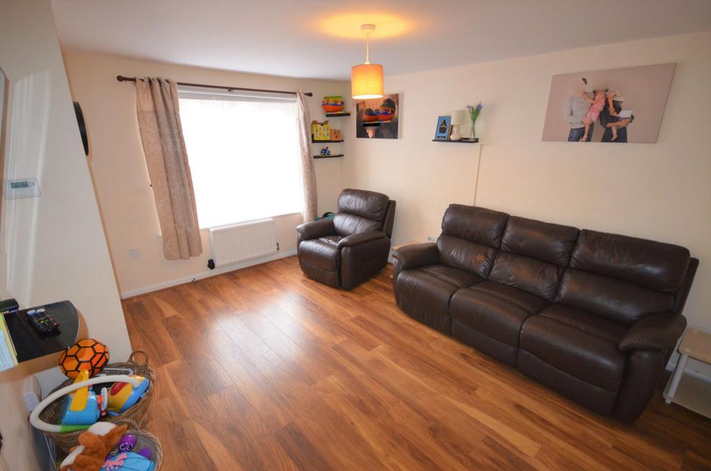 Clover Drive, Dawlish, EX7 3 bed semidetached house £240,000