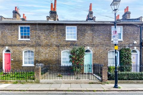 2 bedroom terraced house to rent, Black Lion Lane, London