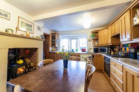 103 Delph Lane, Delph, Oldham, OL3 5UP