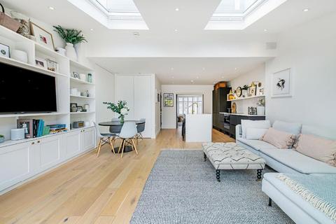 44 Mount Road, London, SW19 8EW