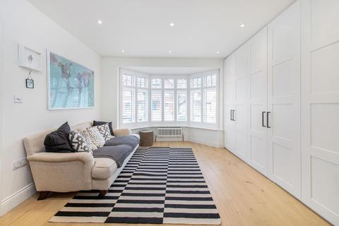 44 Mount Road, London, SW19 8EW