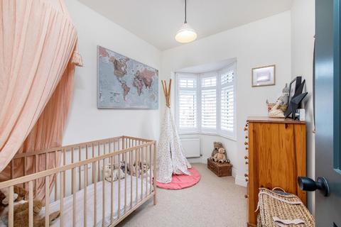 44 Mount Road, London, SW19 8EW