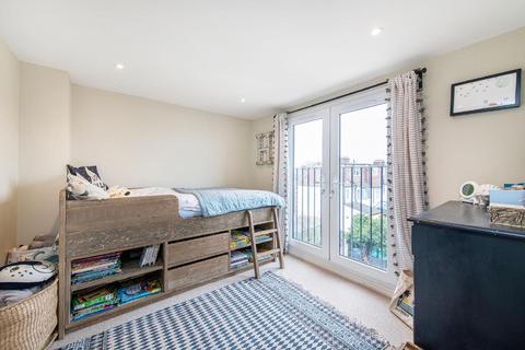 44 Mount Road, London, SW19 8EW