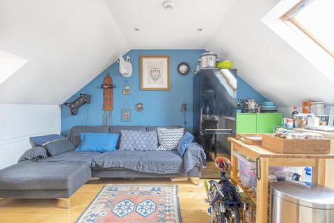 Flat 3, 30 Friern Road, London, SE22 0AX